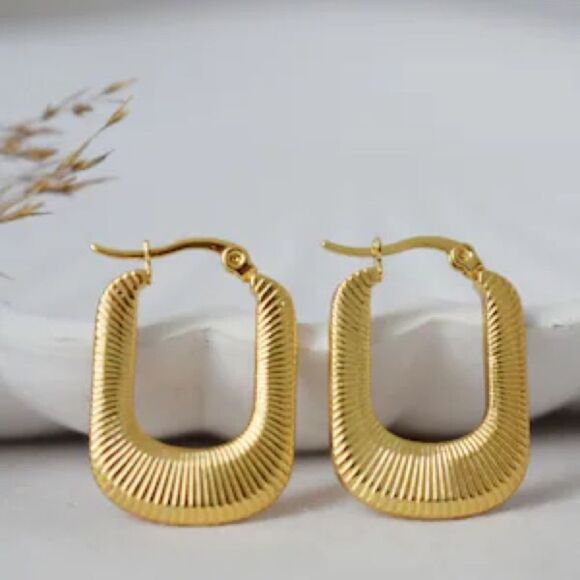 Elegant Gold Hoop Earrings N1562 - Picture 1 of 3
